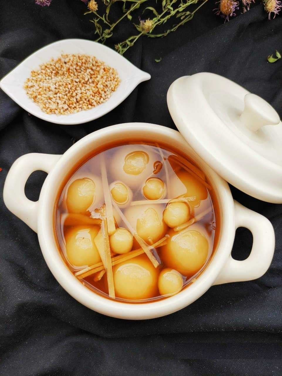 Sticky Rice Ball with Ginger Broth